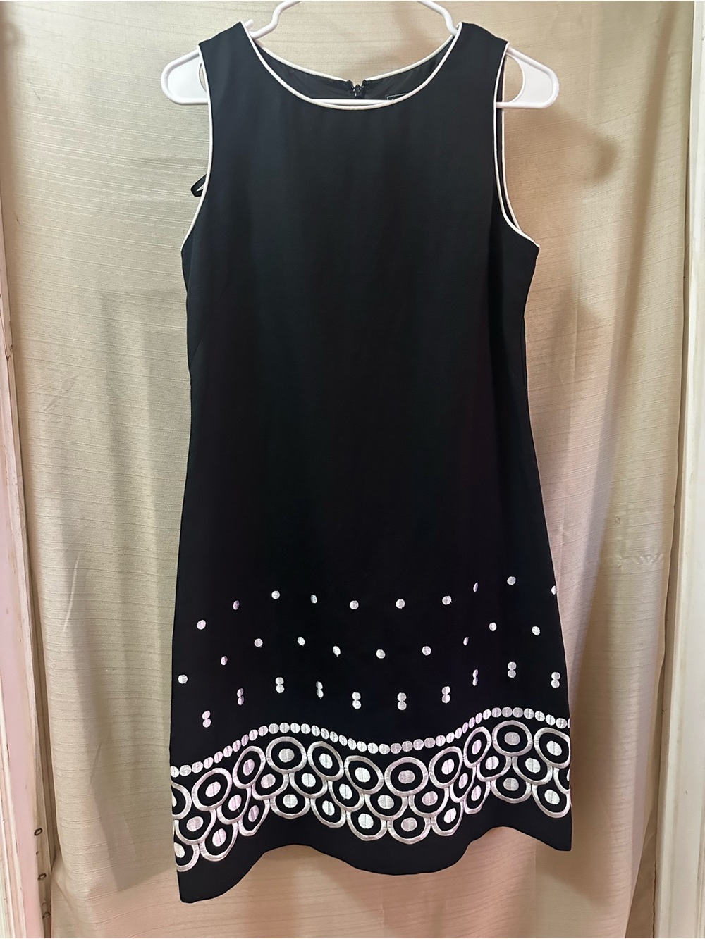 Jessica Howard Y2K Embroidered Linen Shift Dress Retro Mod Scalloped Hem Detail
